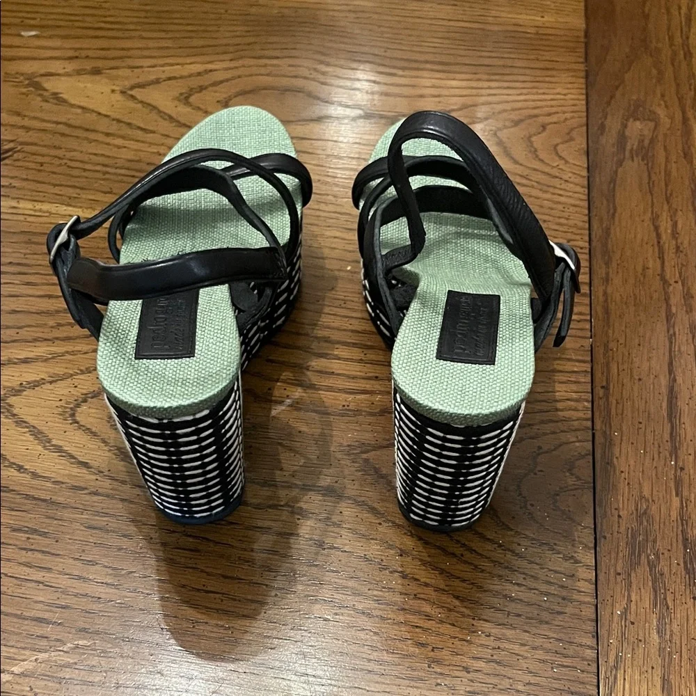 Stylish Pedro Garcia Black and Green Wedge Sandals, size 39 1/2, NWOT‎